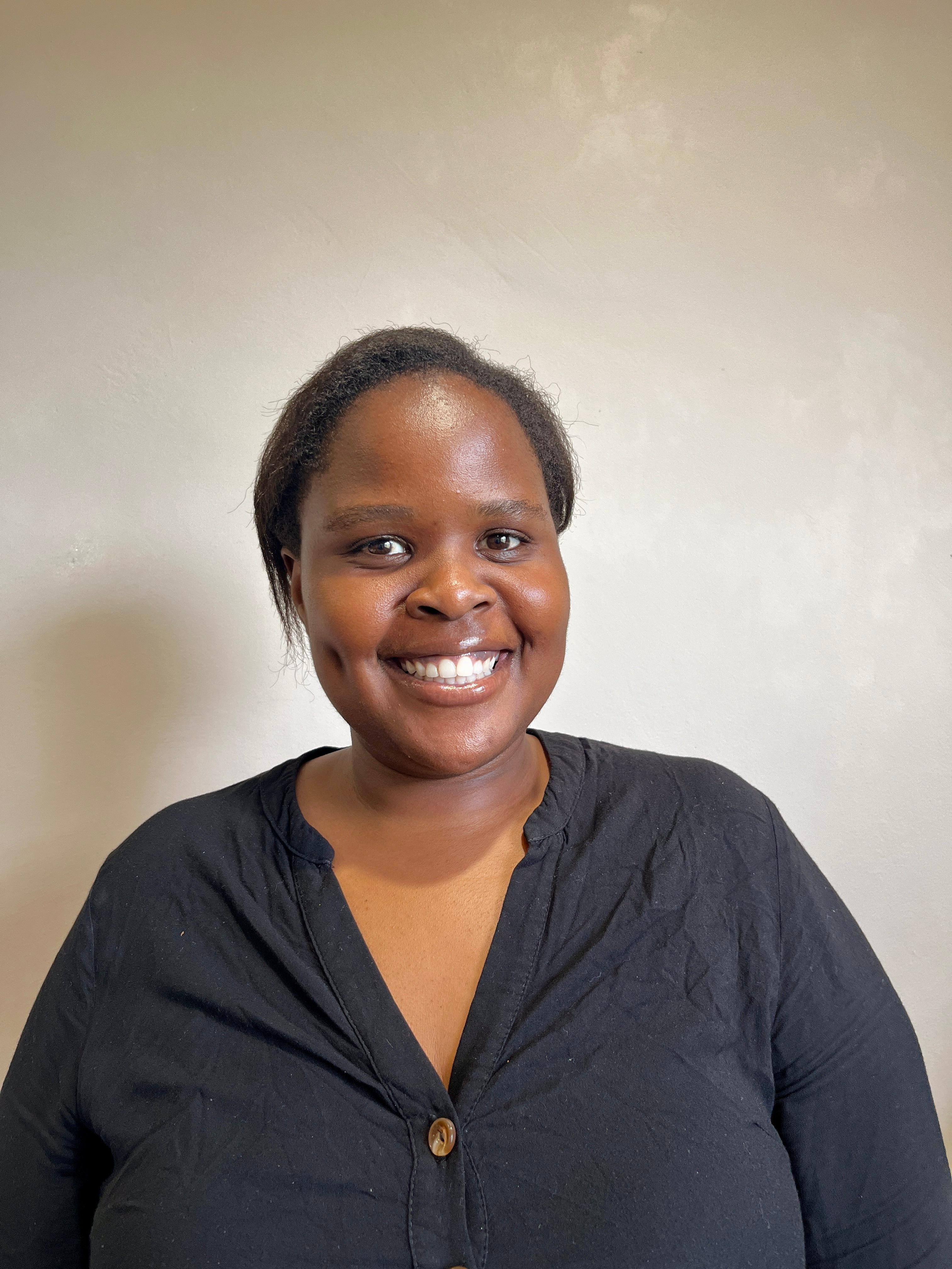 Zola Nyembezi